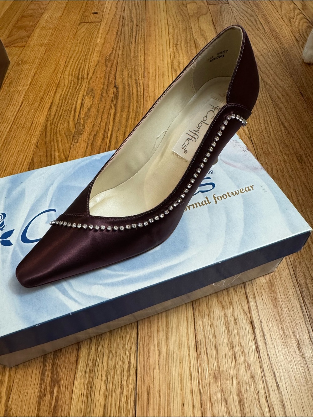 Coloriffics Nicki suede heels size 7M